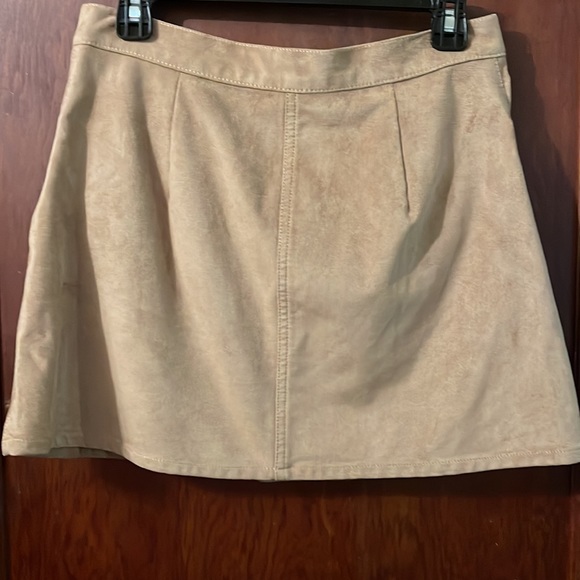 Express Jeans faux suede size six miniskirt - Picture 2 of 5